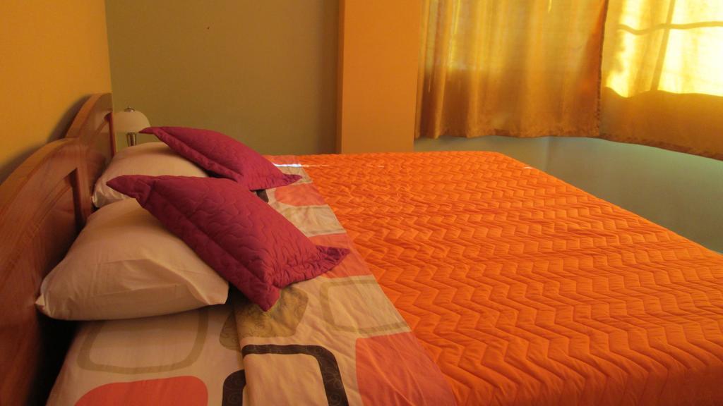 Ariana'S Galapagos Hostal ปูแอร์โตอาโยรา ภายนอก รูปภาพ