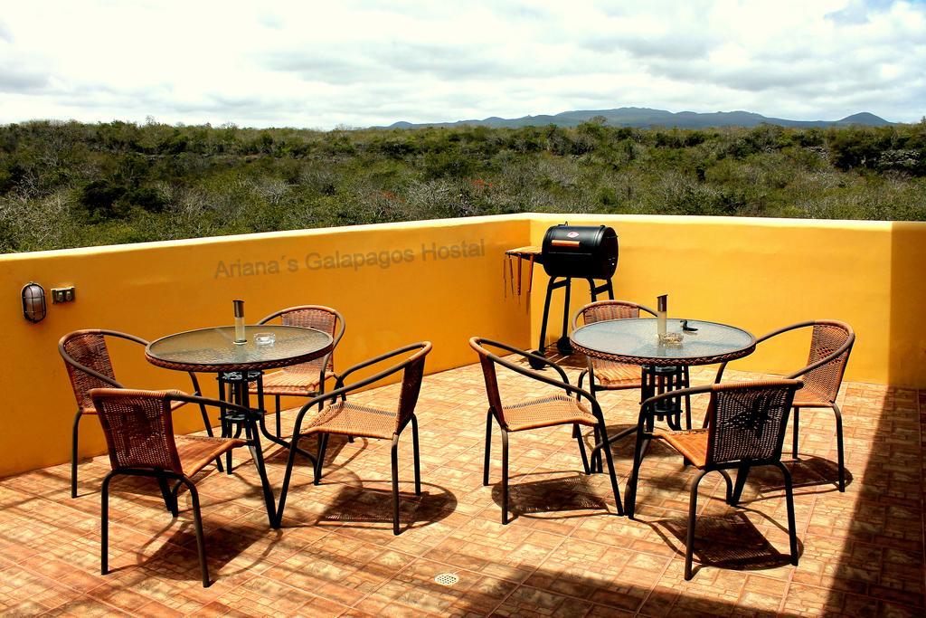 Ariana'S Galapagos Hostal ปูแอร์โตอาโยรา ภายนอก รูปภาพ