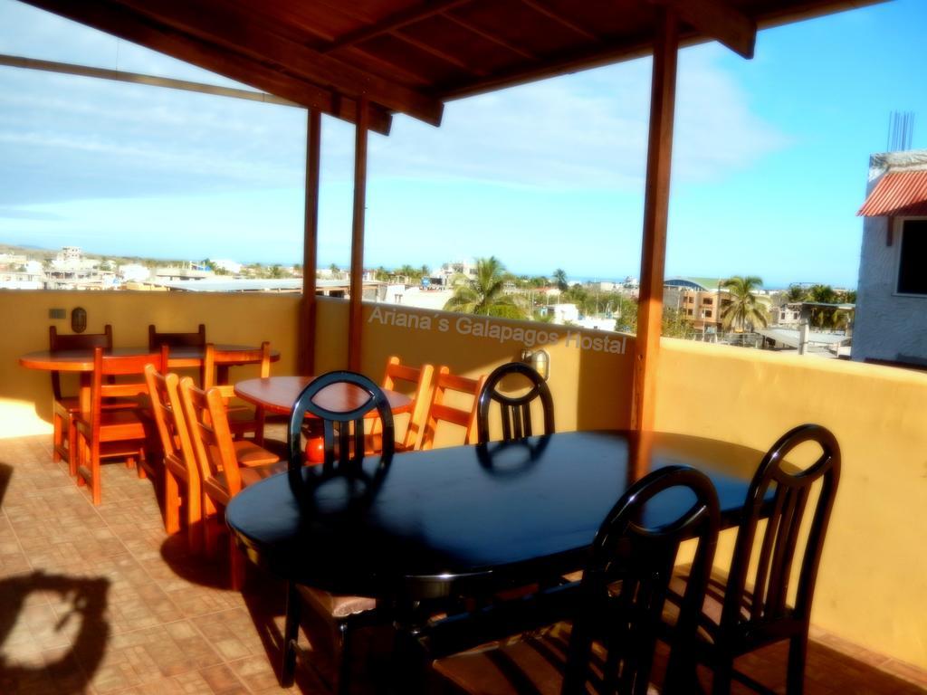 Ariana'S Galapagos Hostal ปูแอร์โตอาโยรา ภายนอก รูปภาพ