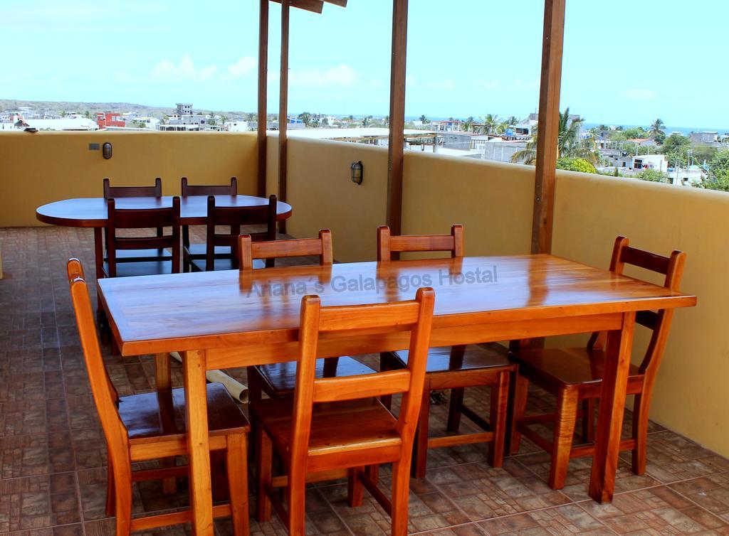 Ariana'S Galapagos Hostal ปูแอร์โตอาโยรา ภายนอก รูปภาพ