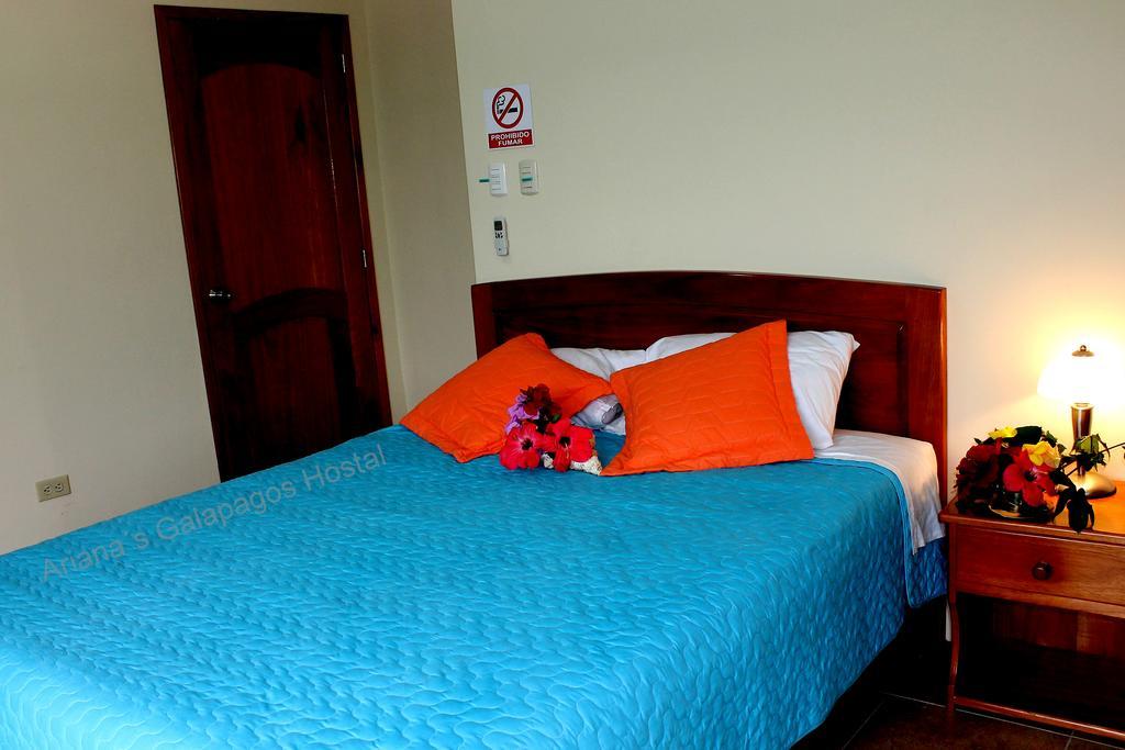Ariana'S Galapagos Hostal ปูแอร์โตอาโยรา ภายนอก รูปภาพ