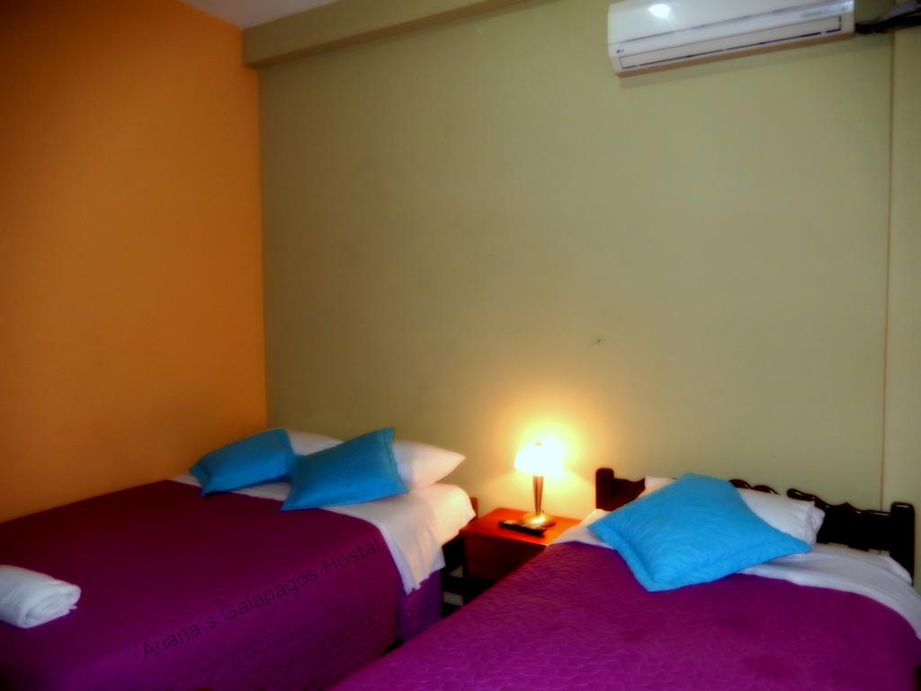 Ariana'S Galapagos Hostal ปูแอร์โตอาโยรา ภายนอก รูปภาพ