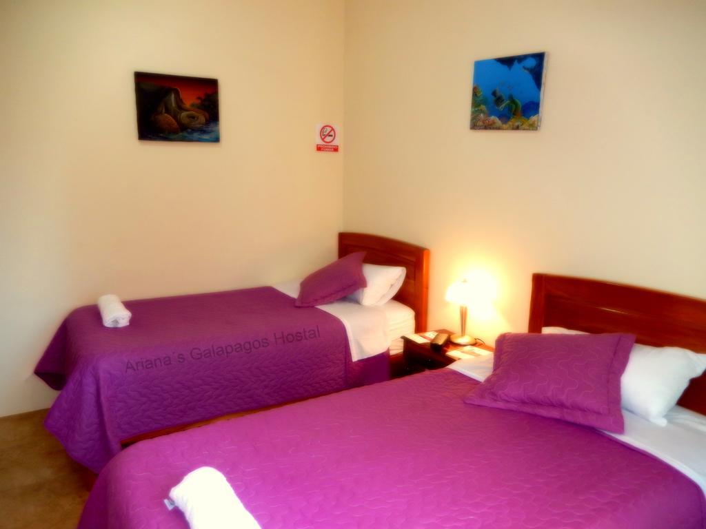 Ariana'S Galapagos Hostal ปูแอร์โตอาโยรา ภายนอก รูปภาพ