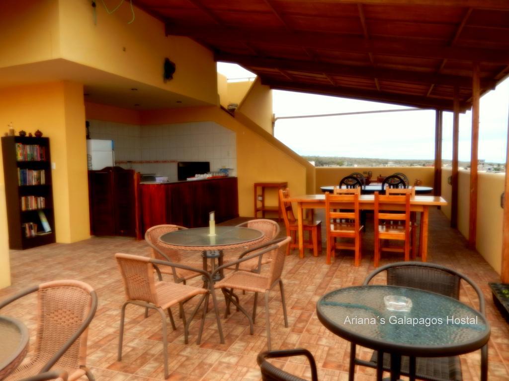 Ariana'S Galapagos Hostal ปูแอร์โตอาโยรา ภายนอก รูปภาพ